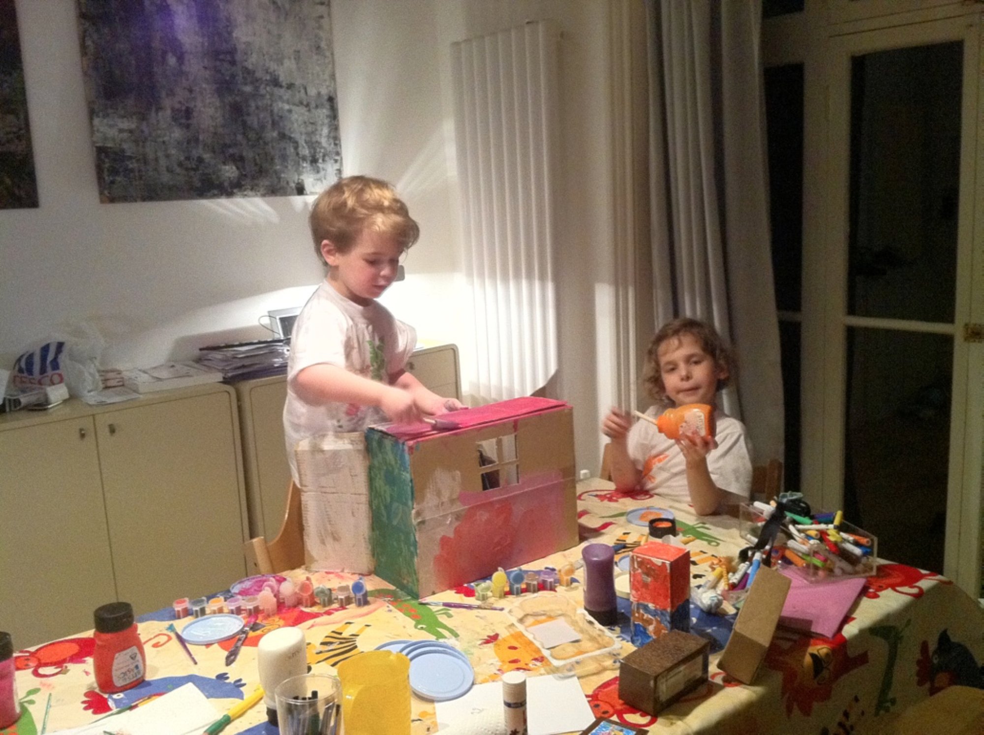 Ava and Marlon building the Hoover-Mouse house
